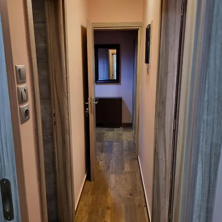 Apartment Now, Koukaki *